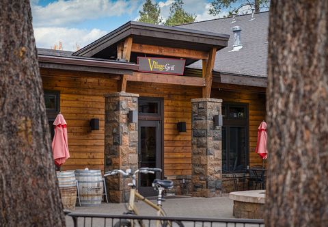 Others Golf Course Views and Private Hot Tub - Stunning Contemporary Retreat