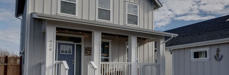 Others 064 Happiness Beach Cabin