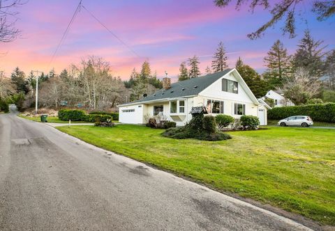 Others Dog-friendly home with Siuslaw River views, fireplace & WiFi - near beach & town