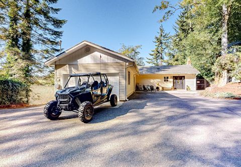 Others Lakefront Lookout 2