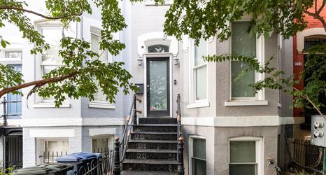 Lainnya 2 Spacious Living Area and Peloton Bike - Gorgeous Cozy Retreat