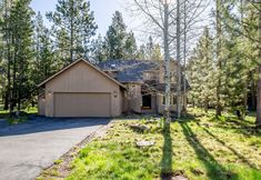 Khác 5 Cozy Living Spaces and Hot Tub with Bikes - Charming Oasis