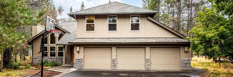 Others Private Hot Tub and Fun Amenities - Inviting Sunriver Escape