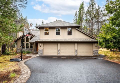 Others Private Hot Tub and Fun Amenities - Inviting Sunriver Escape