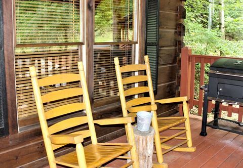 Others Dog-friendly vacation home with private footbridge over a babbling brook + WiFi