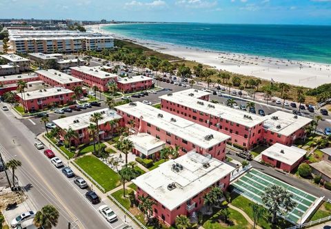 Others Gulf View and Swimming Pool - Inviting Coastal Retreat