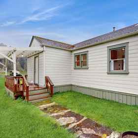 Hotel Exterior 1 Redwood Farmhouse in the Orick Valley, Humboldt County Hotels