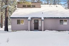 Lainnya Private Hot Tub and Sharc Passes Included - Serene Charming Retreat