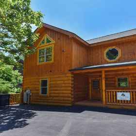 Hotel Exterior 1 Cozy Mountain Retreat - Game Loft, Hot Tub, Pool, Wifi, Hatfield and McCoy Dinner Show Hotels