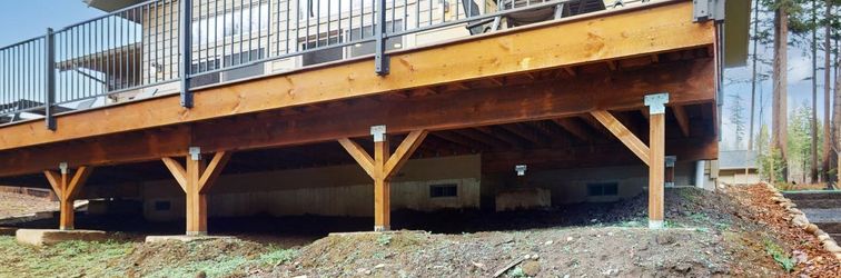 其他 Amazing riverfront cabin with views, deck, firepit, & grill - dog-friendly