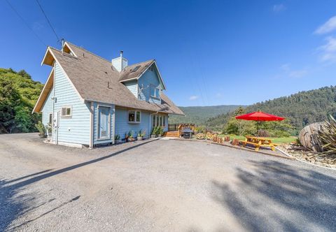 其他 Custom home overlooking Redwood Creek Valley - hot tub, furnished deck & firepit