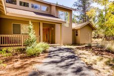 Lainnya Charming Retreat with Private Hot Tub and Ping Pong - Spacious Haven