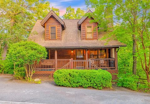 อื่นๆ Pigeon Forge Perch