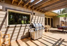 Others 3 Private Hot Tub and Ping Pong Table - Spacious Retreat