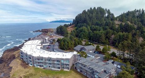 Others 2 Whale Watching and Cozy Fireplace Oasis - Stunning Oceanfront Retreat