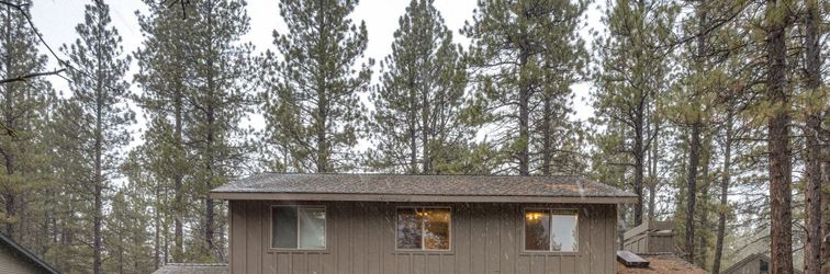 Others Private Hot Tub and Scenic Outdoor Space - Charming Inviting Retreat