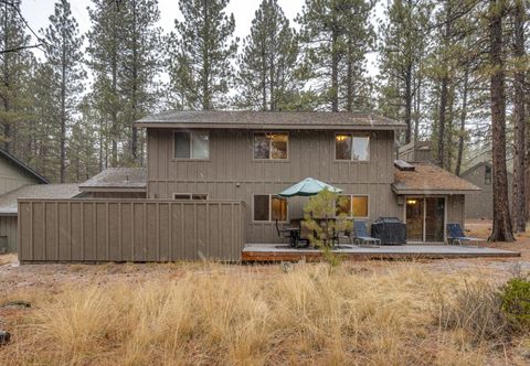 Others Private Hot Tub and Scenic Outdoor Space - Charming Inviting Retreat