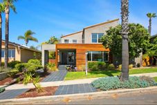 Khác Ocean Views and Modern Beach House - Charming Coastal Retreat