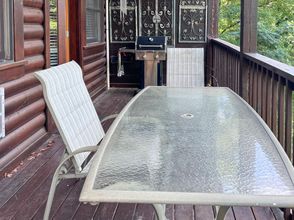 기타 4 Reindeer Hideaway | Cabin in Pigeon Forge with a hot tub & pool access