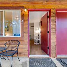 Hotel Interior/Public Areas 1 Hiker's studio with mountain views & fast WiFi - dog-friendly, Mount Walker Viewpoint Hotels