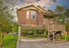 Others 3 Fireplace, Fast WiFi, River Access, Jetted Tub - Stunning Cottage Retreat