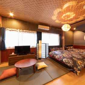 Logo 1 Fifth Proper 501, Akaike Hotels