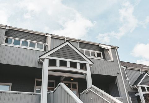 Lain-lain Romantic Waterfront Escape with Private Beach