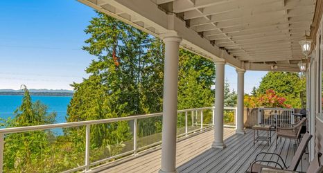 其他 2 Luxurious dog-friendly water-view home with private beach access & hot tub