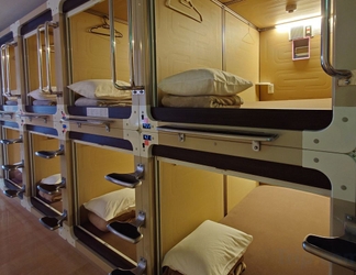 Others 2 Ryukyu Capsule Hotel 8131