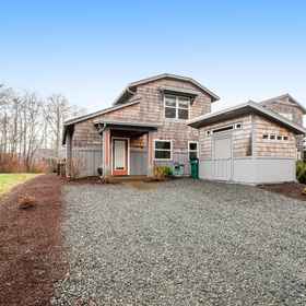 Logo1Trees to Sea House,内哈莱姆湾州立公园飯店