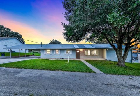 其他 Dog-friendly lakefront home with fast WiFi, central AC, patio, & game room