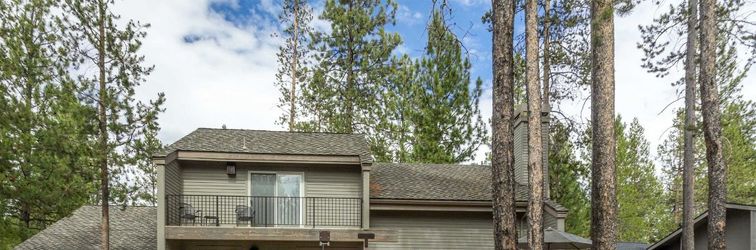 Others Private Hot Tub and Outdoor Activities - Charming Sunriver Retreat