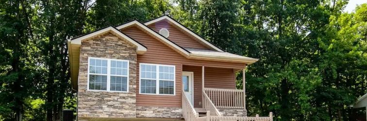 Others Ritz On The River | Creekside Escape with Hot Tub Near Pigeon Forge