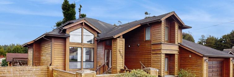 Others Upscale home near the ocean w/ jetted tub, game room, and gas grill