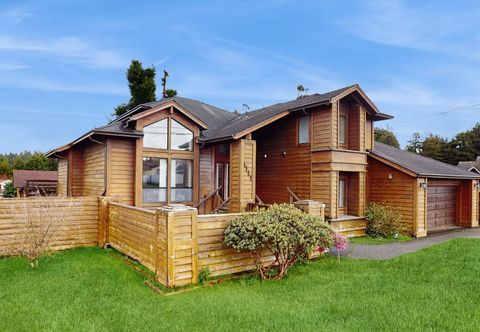 Others Upscale home near the ocean w/ jetted tub, game room, and gas grill