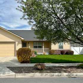 Hotel Exterior1Charming Hideaway with Spacious Open Floor Plan - Delightful Comfort,National Historic Oregon Trail Interpretive Center飯店