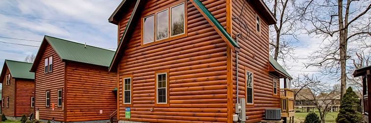 Others River Access and Game Arcade - Charming Rustic Retreat