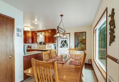 Khác 4 Pinecone Cabin