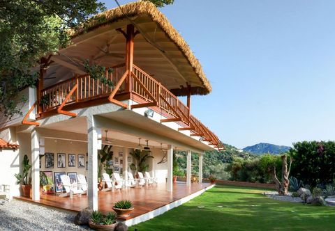 Others 4Reasons Hotel + Bistro | 12+