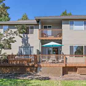 Hotel Exterior 1 Scenic Deck and Access to Golf and Recreation - Charming Getaway, Deschutes County Hotels