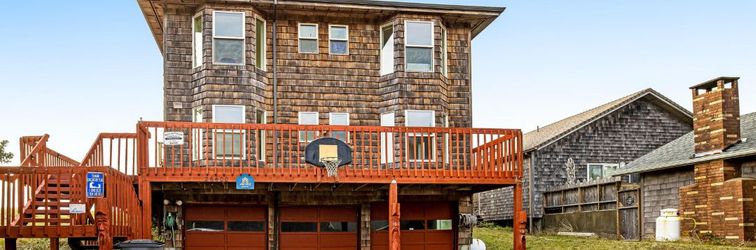 其他 Oceanfront Home with Incredible Views, Patio, Deck & WiFi - Steps to the Beach