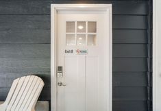 Others 4 Fireplace, Spacious Yard, Stylish Decor - Cozy Family Haven