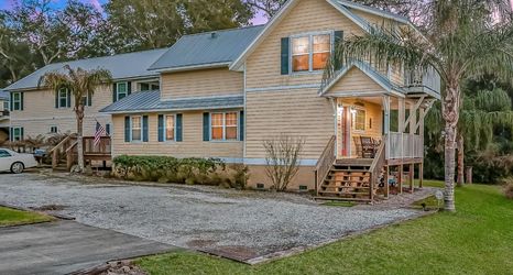 Others 2 Inviting waterfront cottage with balcony, firepit, marsh views, & washer/dryer