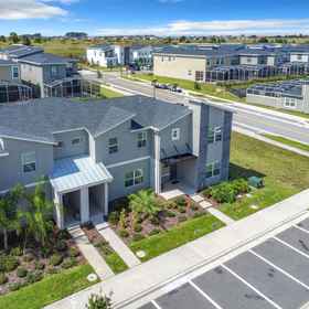 Hotel Exterior 1 Oasis Club Access และการใช้ชีวิตแบบรีสอร์ท - ที่พักทันสมัยกว้างขวาง, โรงแรม & ที่พัก Calabay Palms Villa