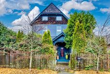 Lainnya Charming Getaway with Spa-Like Amenities - Bright and Airy Retreat