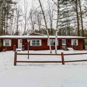 Hotel Exterior 1 Leisure by the Lake, New York State Hotels