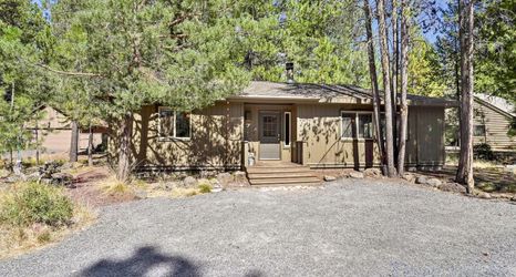Others 2 7 Grizzly Home New Private Hot Tub on the Deck and Bike for Adventure