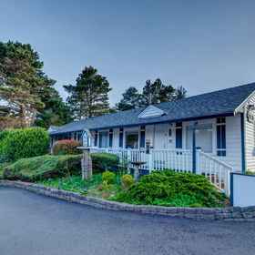 Logo1Private Kitchen and Outdoor Dining Areas - Tranquil Escape,林肯县公寓