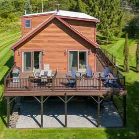 Hotel Exterior1Game Room and Expansive Deck Escape - Charming Cozy Retreat,特拉华县飯店