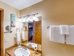 Others 4 Oceanfront Solitude